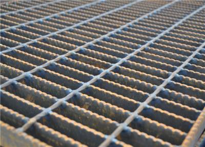 Китай Нагрузка стального гратинг серебряного цвета стока сетки Серратед крышкой сверхмощная продается