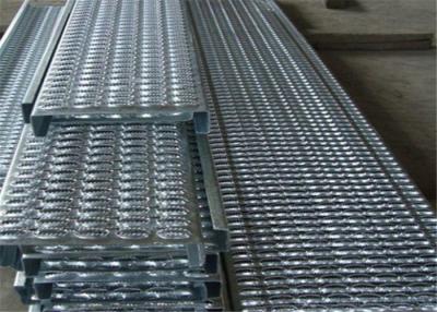 China Acero al aire libre de acero galvanizado resistente de la escalera Q235 de las pisadas de escalera del resbalón en venta