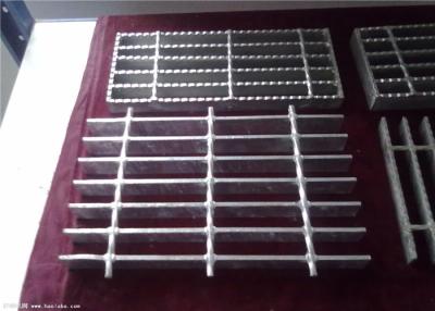 Chine Anti corrosion tordue durable discordante en acier de barre dentelée par grille en acier à vendre