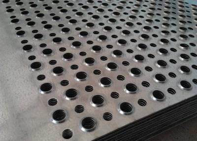 China Schwarzes galvanisierte Stahltreppen-Schritte zackte das kratzende Stangen-Antigleiten zu verkaufen