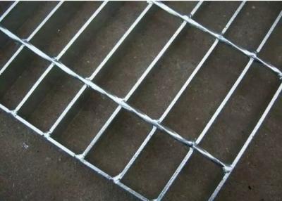 Chine Les anti grilles de drain de station de lavage de corrosion avec le cadre adaptent l'acier aux besoins du client galvanisé par taille à vendre