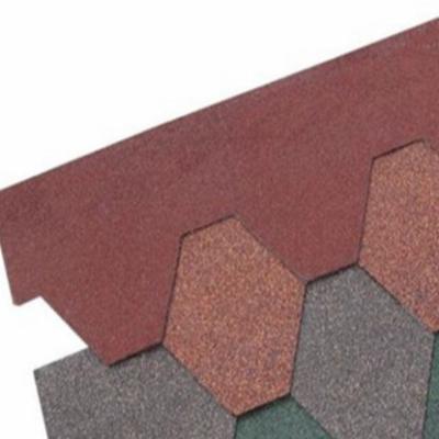 China Casa con techo tridimensional de arena de colores con material bituminoso en venta