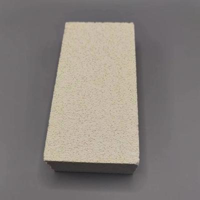 China Light Weight Mullite Kiln Refractory Bricks Heat Insulating 1500C Low Hardness Low Density for sale