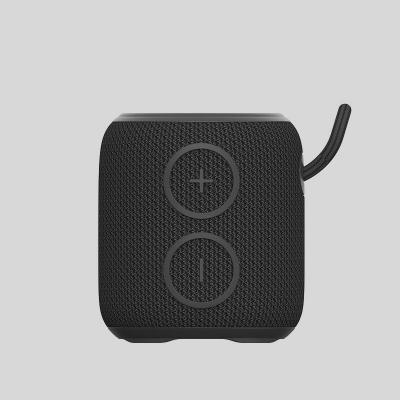 Chine Mini haut-parleur extérieur imperméable à l'eau avec fonction Bluetooth et batterie de 3,7V 1200mAh à vendre