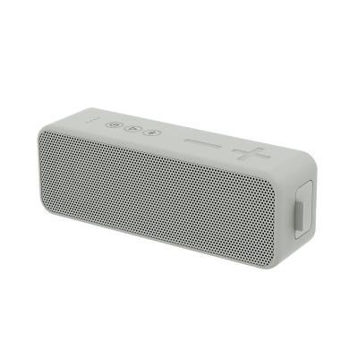 China 2200mAh White Outdoor Bluetooth Speakers , Super Bass Portable Speaker ODM for sale