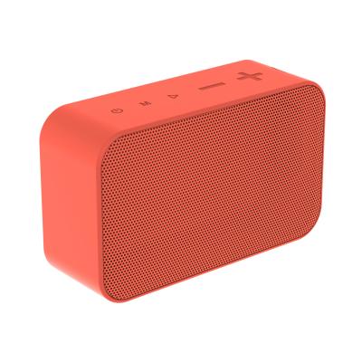 Chine 1800mAh haut-parleur imperméable sans fil, orateur de flottement imperméable d'Ipx7 Bluetooth à vendre