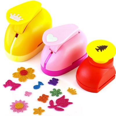 China Mini Scrapbook Punches Handmade Cutter Card Craft Printing DIY Flower  Hole Paper Craft Punch for sale
