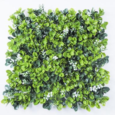中国 プラスチック人工的な草の壁の家の装飾のための反紫外線緑の草木のパネル 販売のため