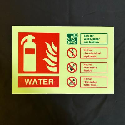 China Signos de incendio fotoluminiscentes con cartón de aluminio o plástico en venta