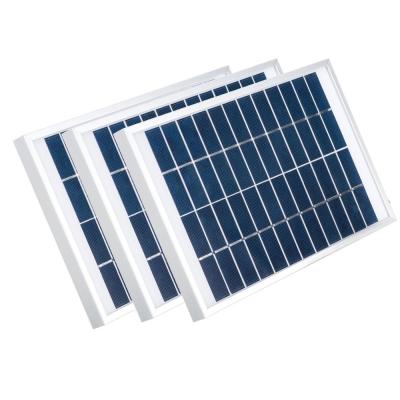 Chine Petit panneau solaire en verre 5w 12v Cellule solaire polycristalline pour lumière LED à vendre