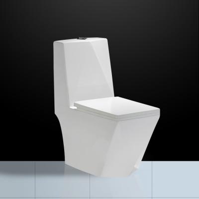 China Dual Flush Floor Mounted Wc With P Trap Diamond Shape Washdown for sale