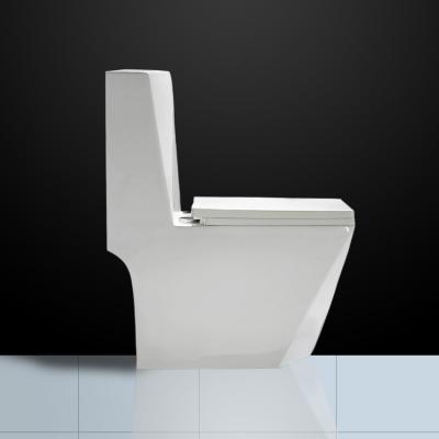 Chine Toilette unie en céramique Diamond Washdown Water Closet de luxe de salle de bains à vendre