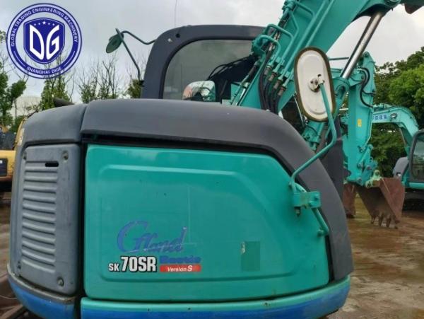 Quality Sk70 Used Kobelco 7 Ton Excavator With Efficient Cooling Systems for sale