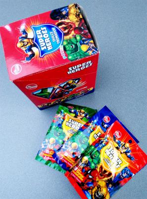 중국 건강하고 재미있은 부지깽이를 가진 슈퍼 영웅 과일 분말 사탕 판매용