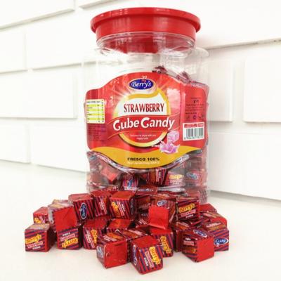 China 2.75g Strawberry Flavor Compressed Cube Candy In Jars Good price good quality for sale