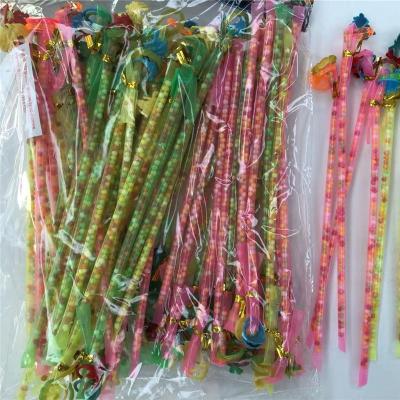 China 70pcs/Bag Kids Novelty Stick Candy Heart Shaped With Toys for sale