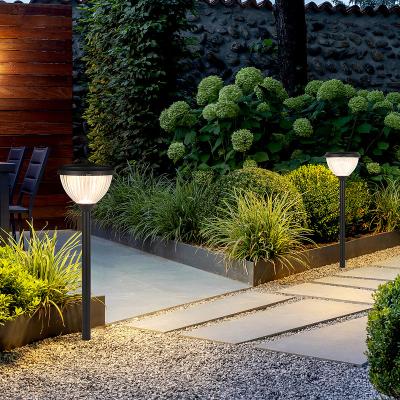 China Durable Garden Solar Outdoor Lawn Lights Water Resistant 3000k 6000k for sale