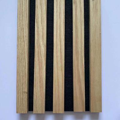 China Los paneles acústicos fonoabsorbentes/tablero del Mdf de la tira de madera 21m m para la pared en venta