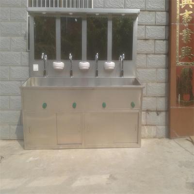 Chine l'hôpital à deux positions de 2400mm frottent l'évier, l'évier 1.5mm de lavage de main d'hôpital à vendre