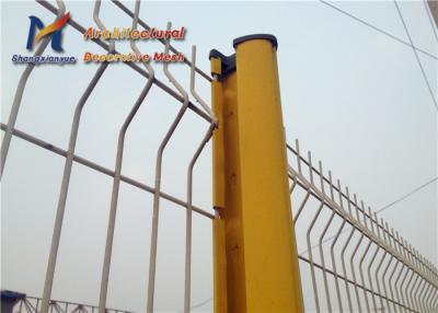China Yellow Metal Wire Mesh Fence 50mm 200mm 3d Curved Backyard Peach Post for sale