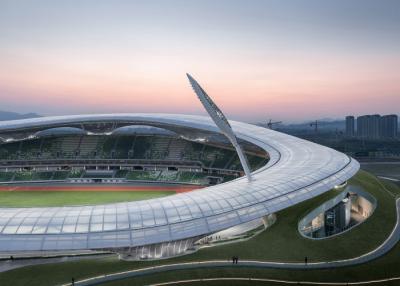 Китай Гальванизированный спортзал стадиона стальной структуры облегченный Prefab стальной строя продается