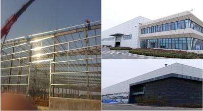 China Edificio de oficinas de acero prefabricado galvanizado con techo inclinado y fundamento de hormigón en venta