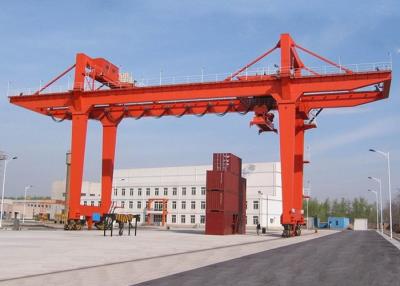 中国 40T 50Tのレール敷の左舷容器クレーン ガントリー クレーン線路18-35mのスパン 販売のため