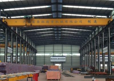 China Ce ISO A5 39m Spanwijdte Lucht Reizende Brug Crane For Material Yards Te koop