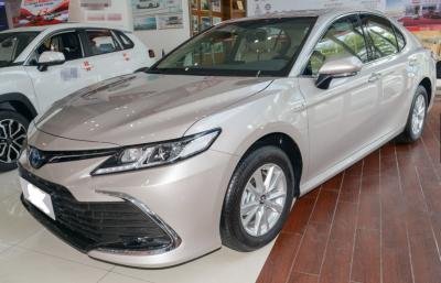 China Hybrid Toyota Camry 2022 Dual Engine 2.5HE Elite Plus Version 4 Door 5 Seats 3 Space for sale