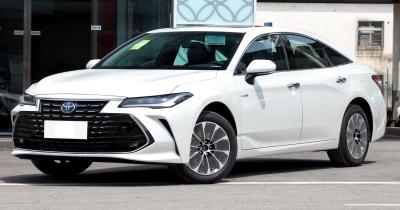 China 4 Door 5 Seat Toyota Hybrid Vehicle 205km/H Toyota Avalon 2022 Deluxe Edition for sale