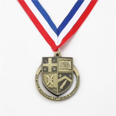 China design your own medal exclusive design Garment Accessories soft enamel graduation medal for sale