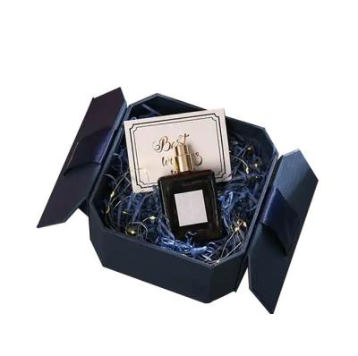 China Customization Available Hairpiece Box Packaging With Clear Window for sale
