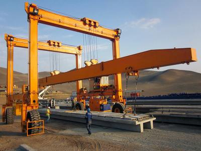 Chine Double Girder Mobile Gantry Crane 100t Load Capacity With Lifting Beam Outdoor à vendre