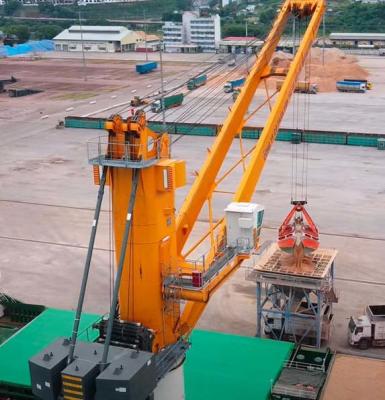 Chine 6.0m Span Shipyard Port Cranes 2 Links Design Fixed Base Floating Dock Crane à vendre