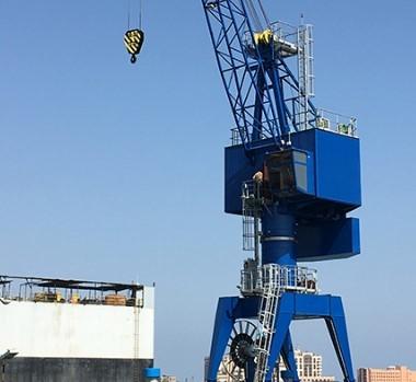 Κίνα Floating Dry Dock Crane For Shipyard Floating Port Drilling Platform προς πώληση
