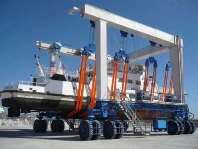 China Shipyard Boat Hoist Crane Customized Design With 10~500t Load Capacity for sale