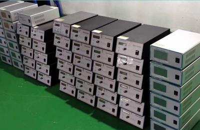 Chine Soudeuse en plastique ultrasonique de tache en métal de machine ultrasonique de soudage par points à vendre