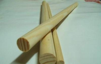 Chine Long doigt en bois rond Rods, poignée de bois dur de nature 30 x 1100 millimètres à vendre