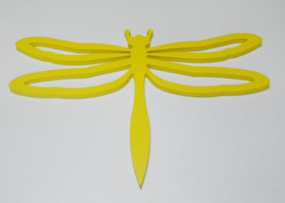 China Ofícios de madeira artísticos feitos sob encomenda, libélula amarela de madeira bonita/borboleta à venda