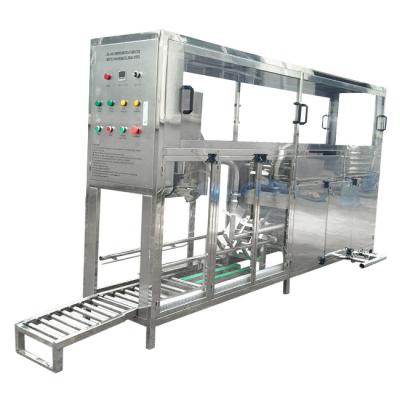 China Máquina de engarrafamento automática 100BPH da água do ANIMAL DE ESTIMAÇÃO de 5 galões com função tampando de lavagem à venda