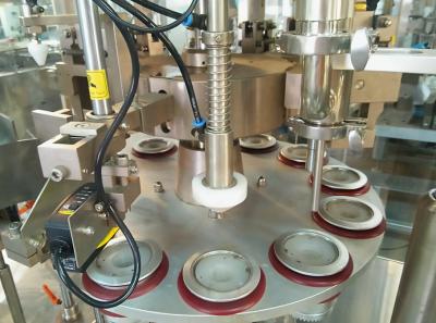 Chine Machine de remplissage et de scellement de tubes Alu haute performance pour l'industrie de l'emballage cosmétique à vendre