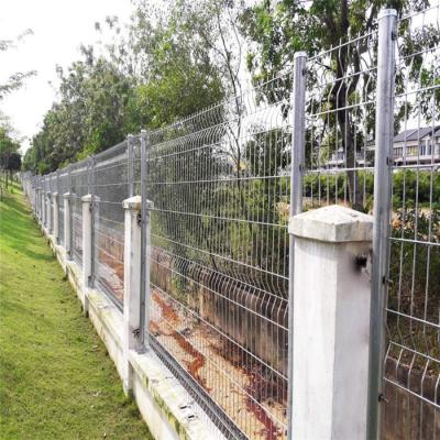 China 4mm Wire Galvanized Prism Welded V Mesh Fencing Panels System for sale