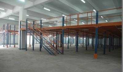 China Plataforma de acero industrial para trabajos de tipo medio del piso de entresuelo del almacenamiento para electrónico en venta