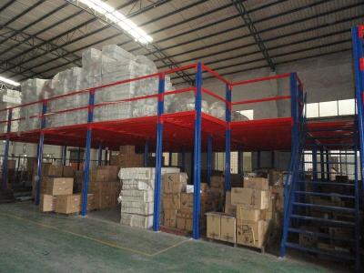 China Assoalhos de mezanino industriais resistentes personalizados com corrimão/escadas/elevador à venda