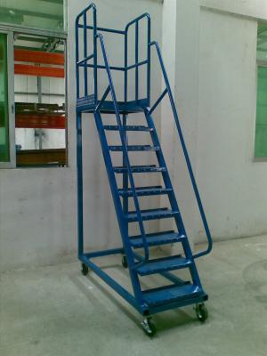 中国 手動盗品の移動可能な車輪が付いている高い上昇の梯子の産業設備 販売のため