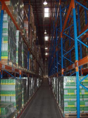 China Conventional Very Narrow Aisle Racking System High Density Warehouse Shelving for sale
