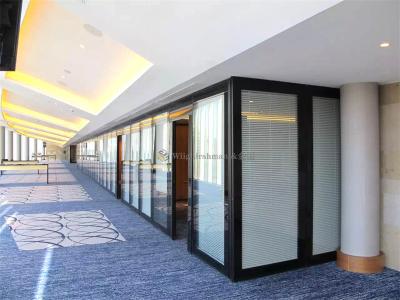 China 2.5-3 metros de altura sistema de pared divisoria móvil desmontable con marco de aluminio en venta