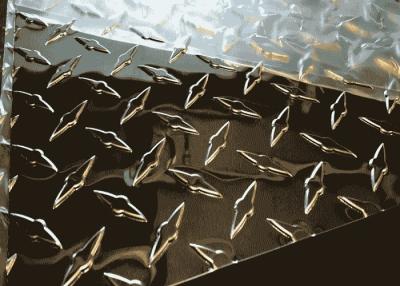 China Hoja de aluminio de la placa de 5086 Diamond Tread Plate Aluminium Checker para las pasarelas en venta