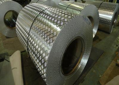 China Hoja de aluminio del aluminio 6061 de las pisadas de escalera de la placa del diamante de la resbalón anti 1.0m m para los elevadores en venta