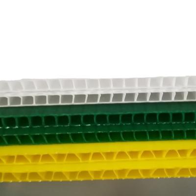 China Black Corrugated Plastic Sheets 4x8 Plastic Roof Panels Coroplast for sale